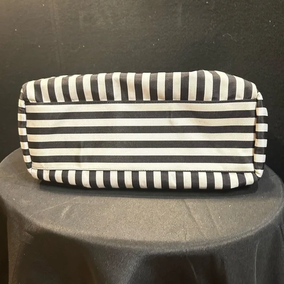 Black and White Striped tote Alice and Olivia - Picture 2 of 9
